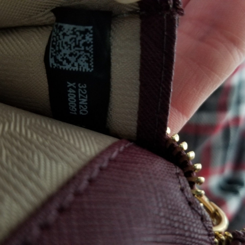 Michael Kors Jet Set Travel Smartphone Wristlet - Picture 6 of 7